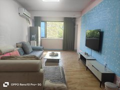 广元利州北门汽车站房子在老城中医院旁边,建设路华北门口,中间楼层方便停车出租房源真实图片