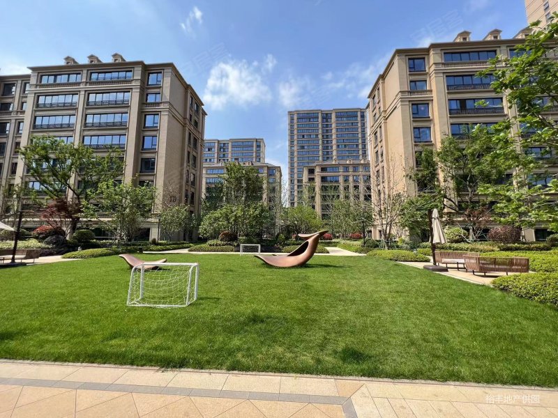 禹洲绿城兰园4室2厅2卫138.57㎡南北446万