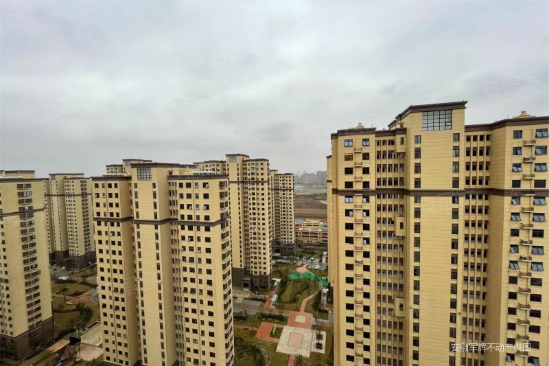 新龙家园 商品房 南北通透 交通便利 有电梯 次新房