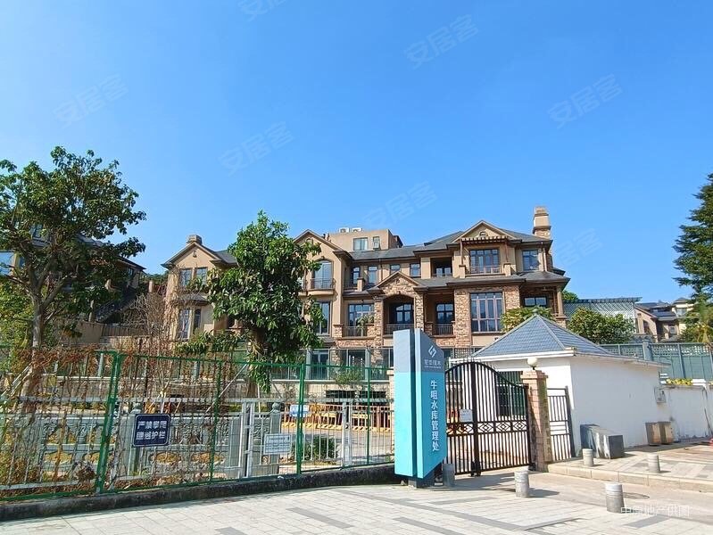 笋盘超值2880w买水榭山纯别墅业主救急直降800万