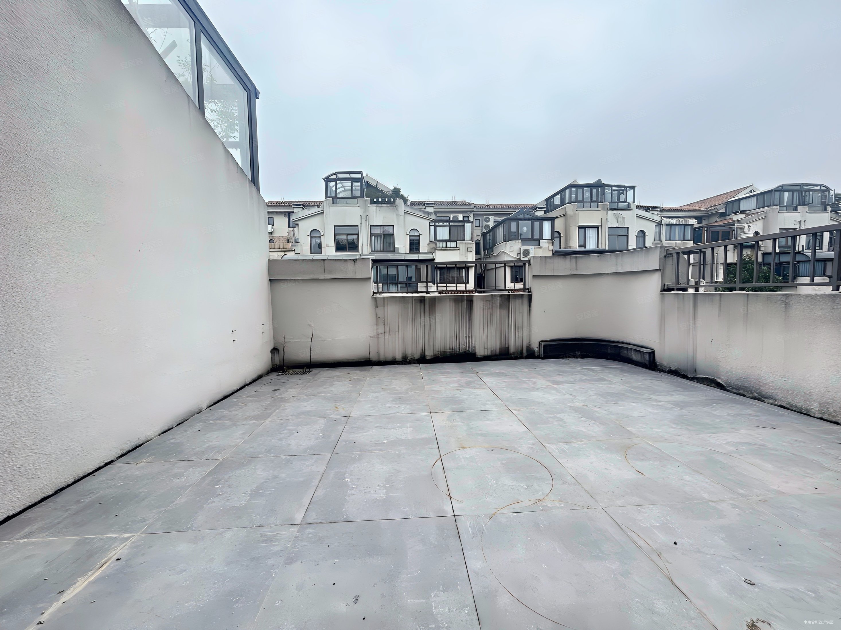 九龙湖别墅(公寓)3室2厅2卫210.17㎡南730万