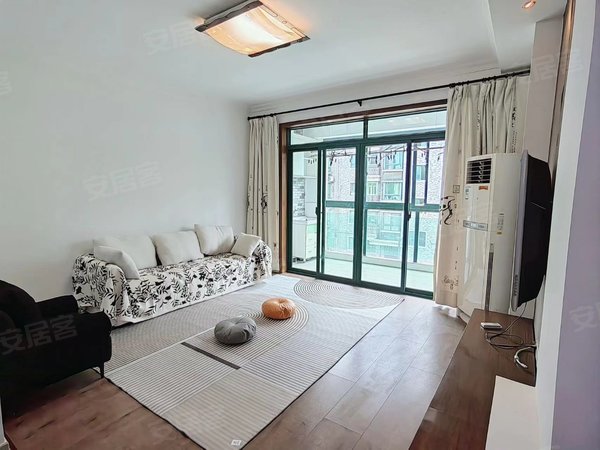 湖州安吉县递铺竹贤山庄竹贤山庄城中心住宅带车位，电梯3楼采光好，大阳台，干净卫生出租房源真实图片