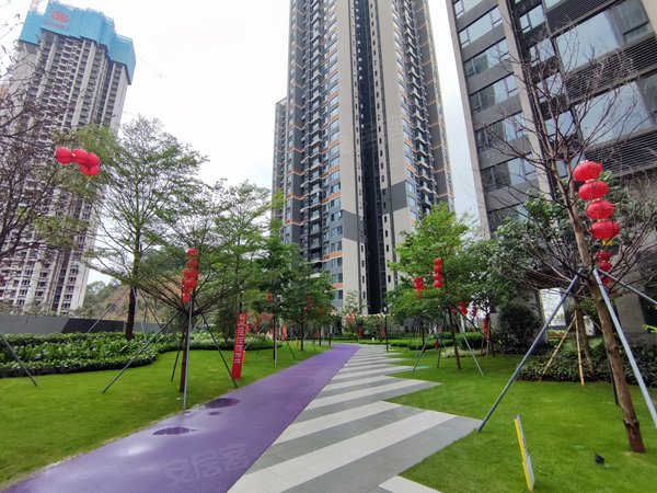 深圳布吉丹竹头里城玺樾山里城玺樾山精装修三房两卫 朝南 家私可配齐