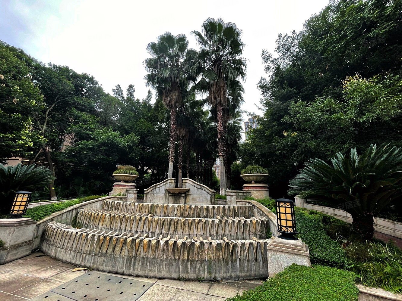 成都房产网>成都二手房>青白江二手房>凤凰新城二手房>凤凰湖国际社区