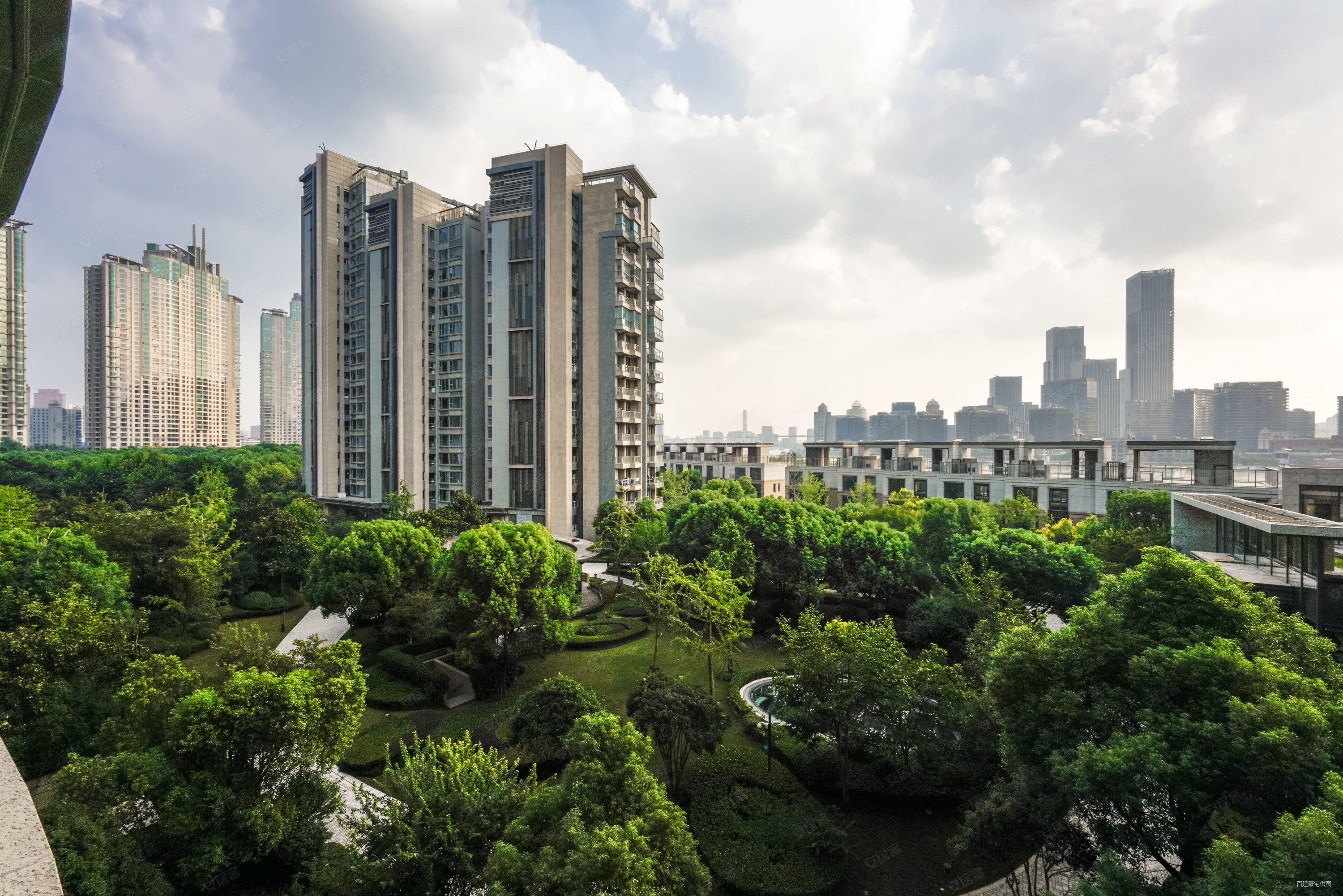 滨江凯旋门4室2厅3卫285.75㎡南北4250万