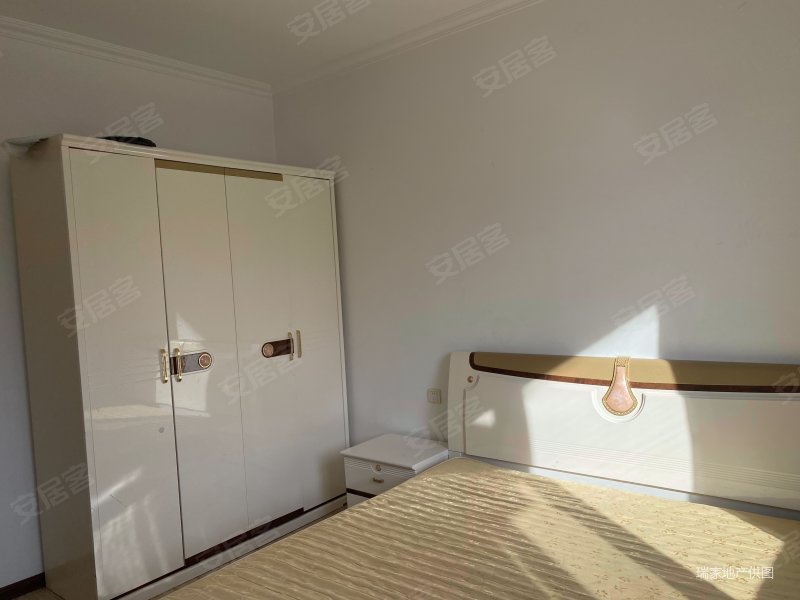 启新逸园启新街5楼顶楼跃层带露台精装三室两卫登峰实验框架