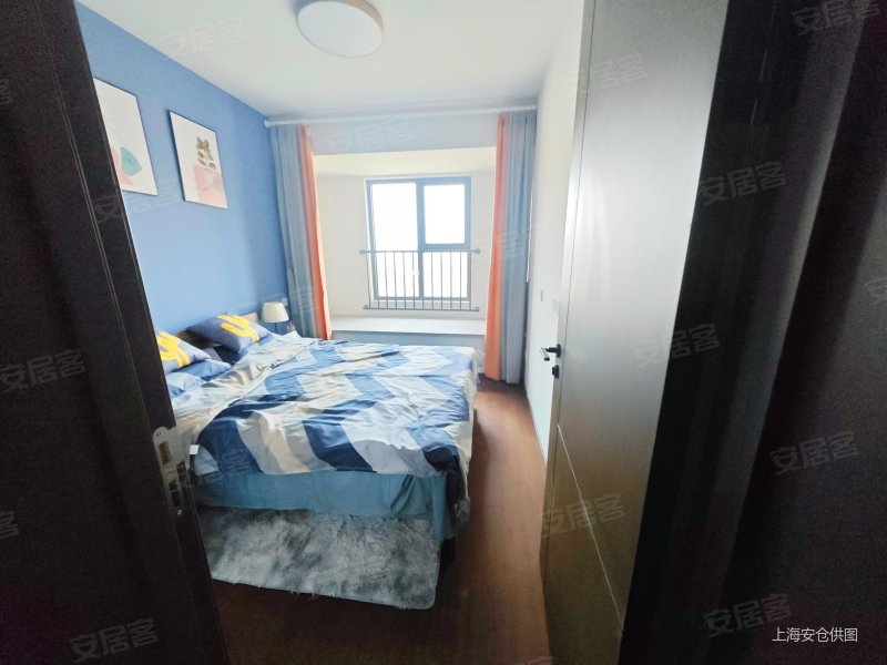 近医院 商品房 次新小区 中间楼层 双卫生间 精装可拎包入住,融创悦园