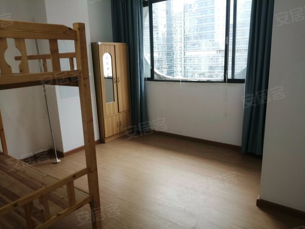 天河南石牌桥星辰大厦65方电梯两房两厅精装高层租金5000!