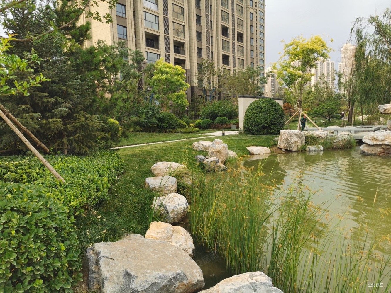 永清荣盛兰亭苑!洋房现房!精装修!拎包入住!单价6500!