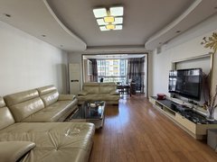 桂林七星玉满大酒楼甲天下广场旁 精装大三房 家具家电齐全 拎包入住出租房源真实图片