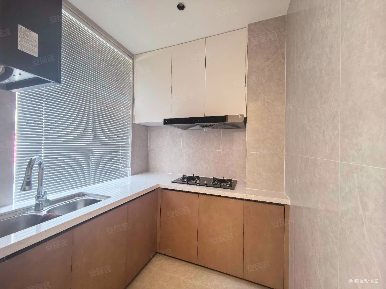 西京都高尔夫别墅4室2厅5卫236㎡南北106.1万