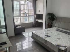 巴中巴州老城凤凰国际城旁电梯公寓单间。大阳台独立卫生间家具家电齐全。出租房源真实图片