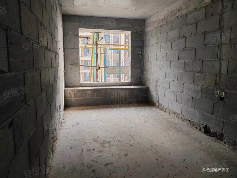 千禧御苑180平大平层赠车位储藏室149万