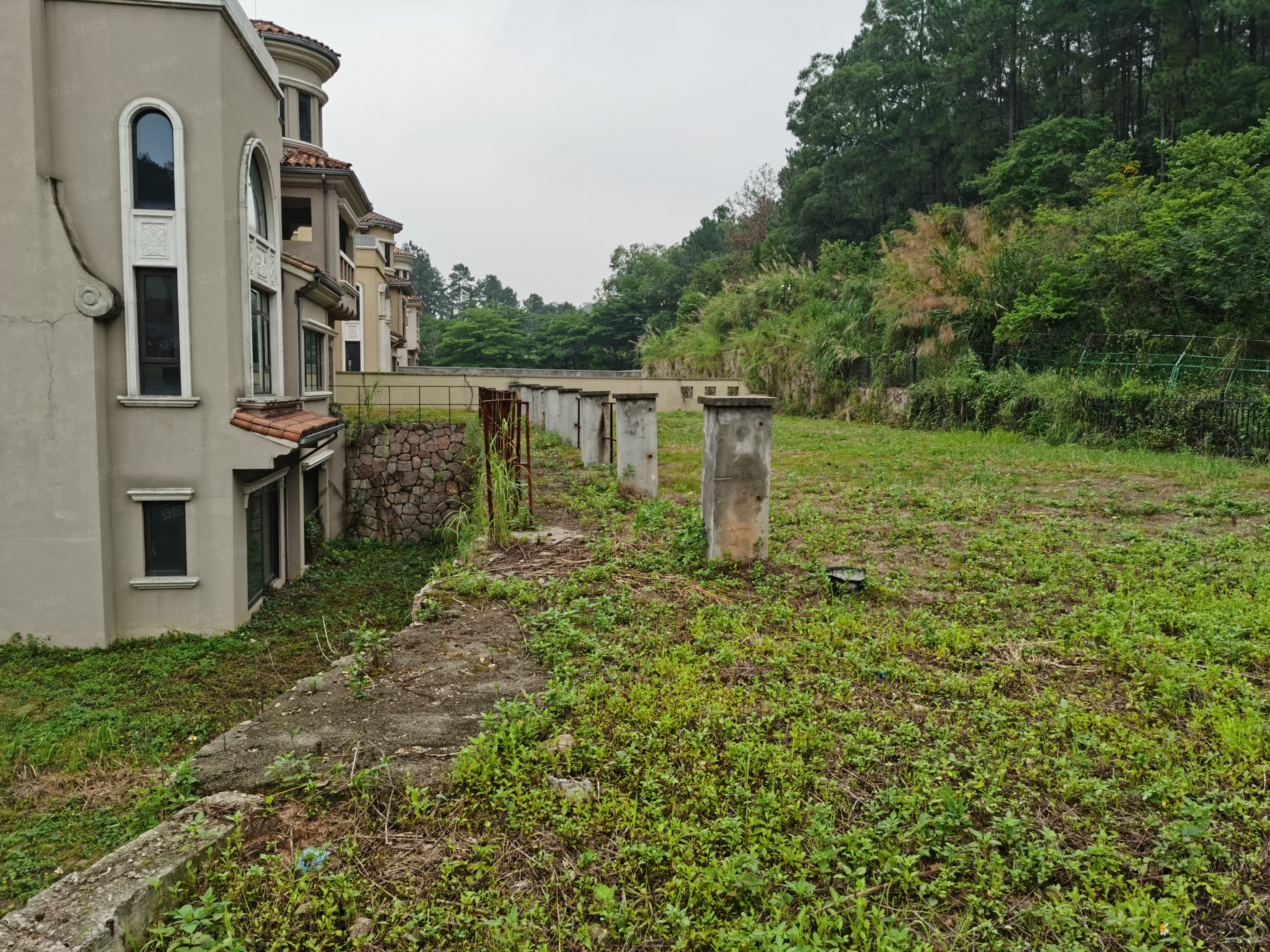 中信山语湖别墅超大花园1300方依山望湖景观