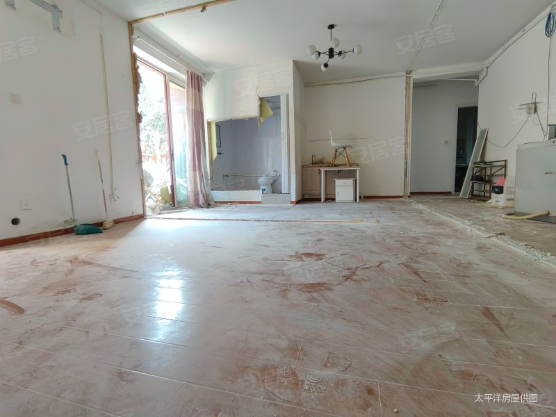 西部天花板尚缘花园洋房带车位毛胚南北双开门