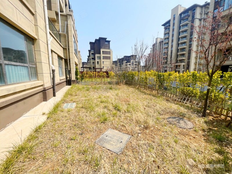 地铁旁一楼带院,院子160平左右,带两个车位,岭海香澜郡瑜院二手房,100