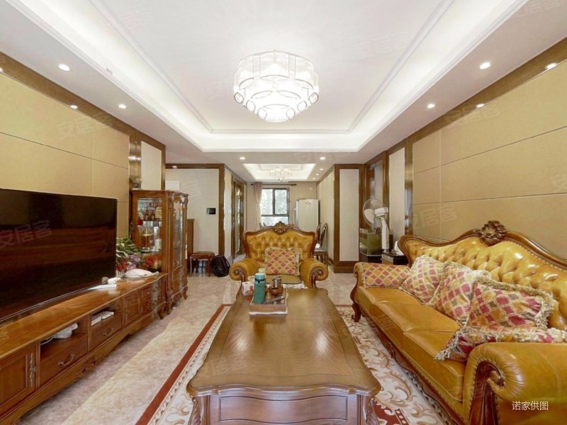 近地铁 楼龄新 满五 交通便捷 中间楼层采光好 电梯房,恒大帝景二手房