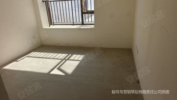 香江华府4室2厅2卫141㎡东北119万