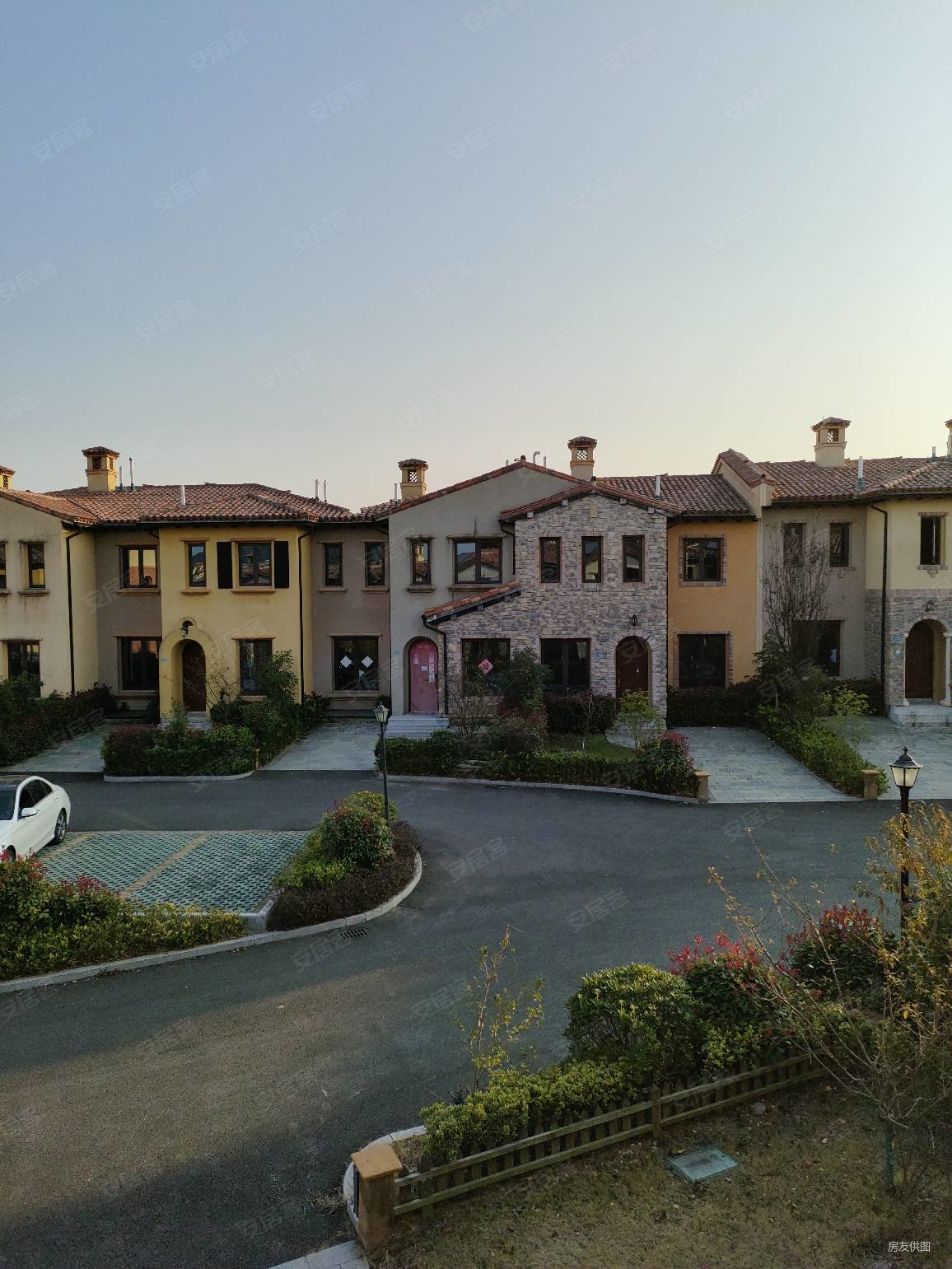 卧龙湖小镇别墅