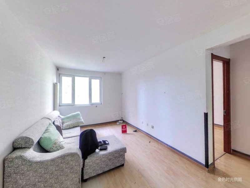 锦绣园小区(顺义) 集中供暖 小区新 装修好 有电梯