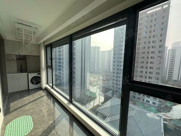 徐州云龙云龙周边万科翠湾中城万科翠湾中城 3800元电梯房 精装修 南北通透出租房源真实图片