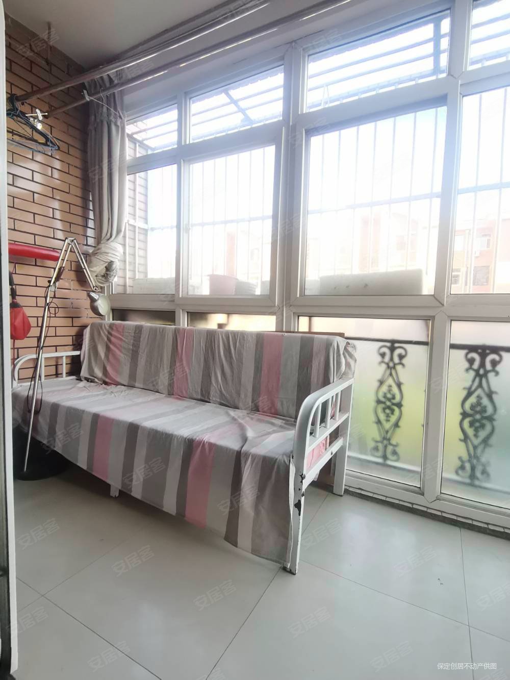 秀兰城市花园3室1厅1卫104.1㎡南73万