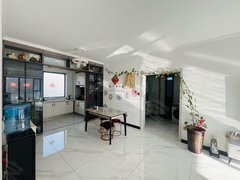 哈密伊州时代广场新二中附近 锦坤橙郡小区 126平三室电梯房 家具家电齐全出租房源真实图片