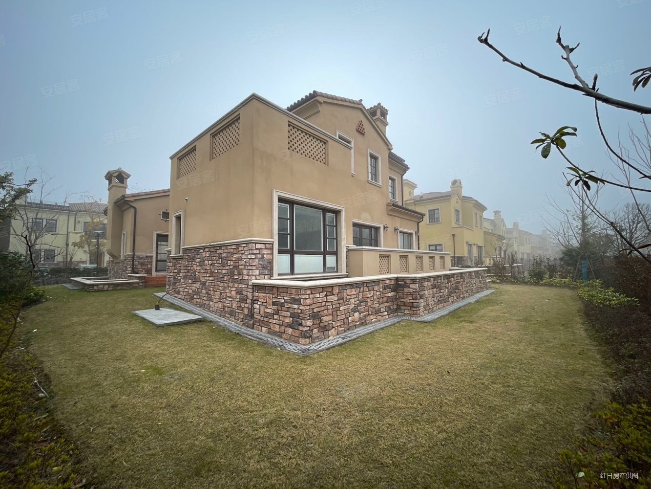 御品园林4室2厅4卫495㎡南北2980万