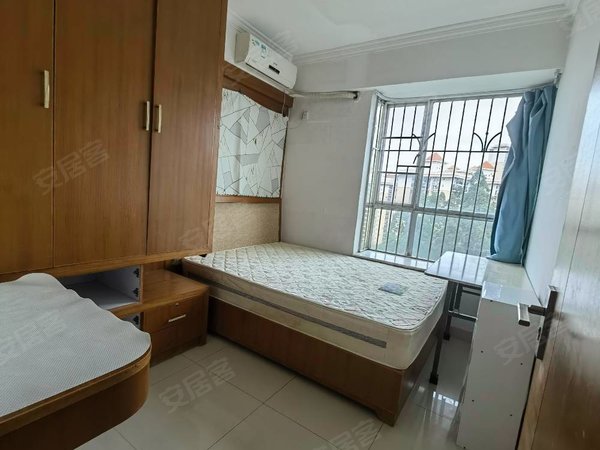 深圳布吉丹竹头宝岭花园南区3号线直达罗湖福田老街,周边生活商圈便利