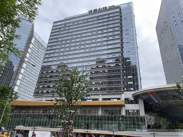 成都高新区美年广场港汇天地无中介可月付 可短租!港汇天地银泰城!