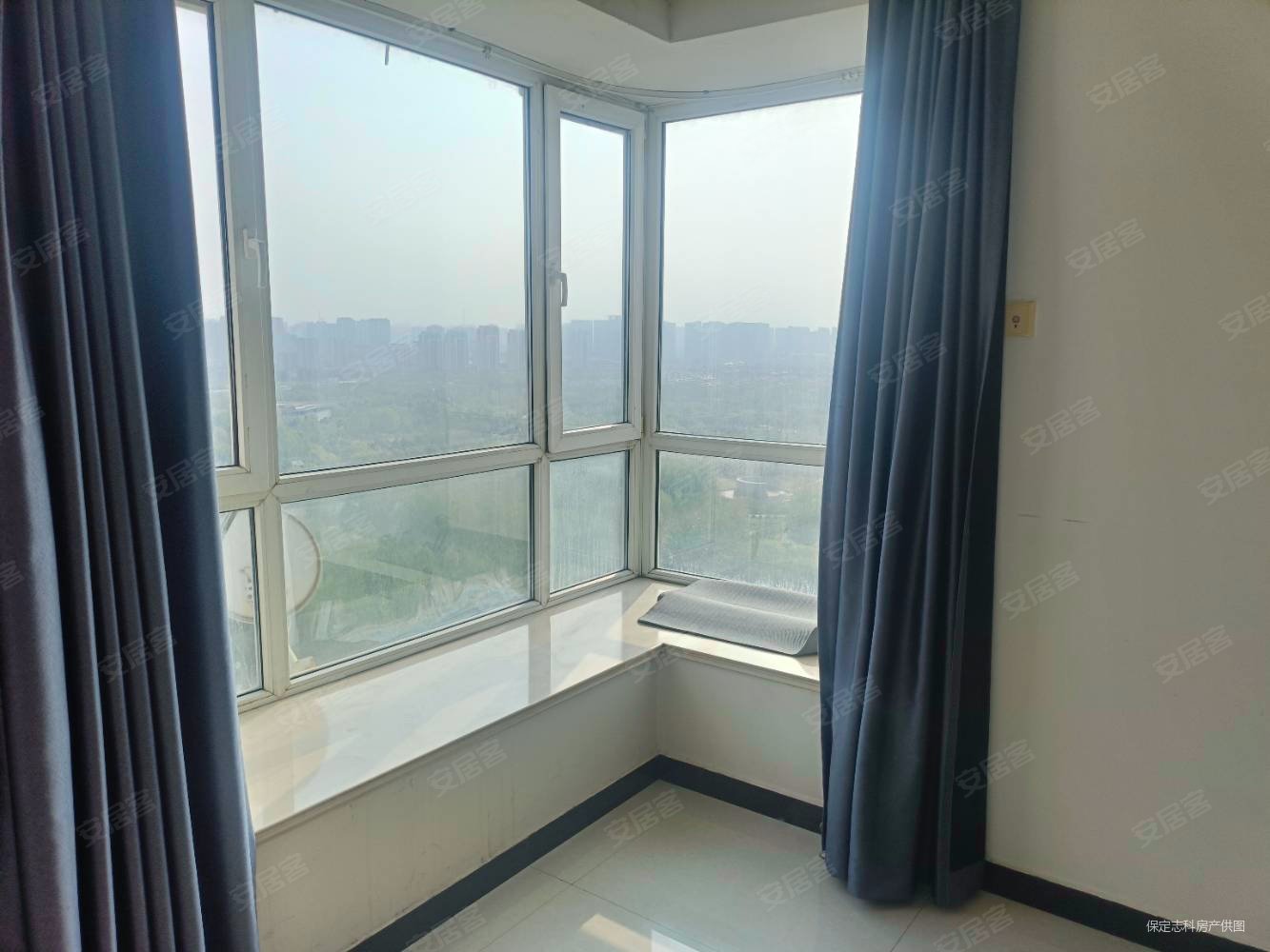 维多利亚夏郡3室2厅2卫134.69㎡南北95万