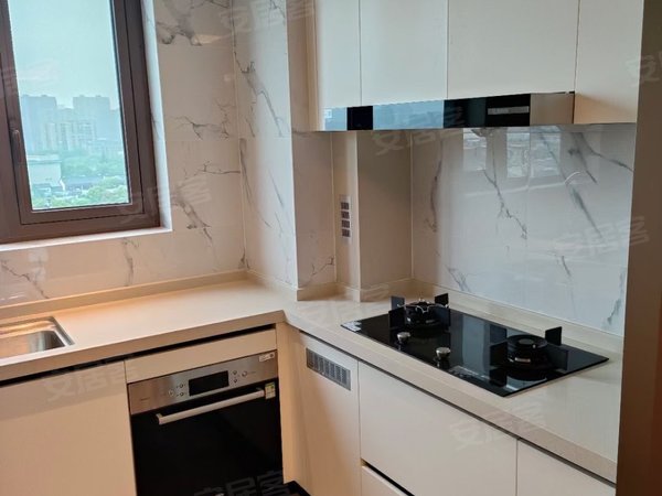 绍兴柯桥柯桥湖畔悦园湖畔悦园瓜渚湖温德姆旁 三房全新出租 可配家具