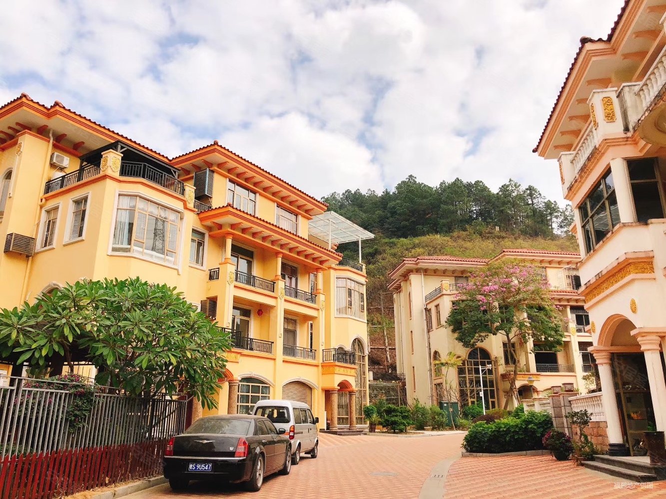 上下三层,观音山1号(别墅)二手房,350万,6室2厅,4卫,200平米-东莞安居