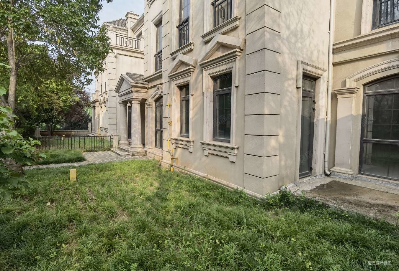 一线湖景花园400多平国宝花园别墅区位置好随时看