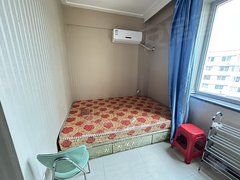 丹东振兴其它万达附近，电梯公寓一室，包取暖物业，月亮岛附近，半年起租出租房源真实图片