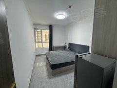 阿克苏阿克苏市阿克苏城区金兰广场精装合租单间1300一个月，押一付一，有钥匙出租房源真实图片