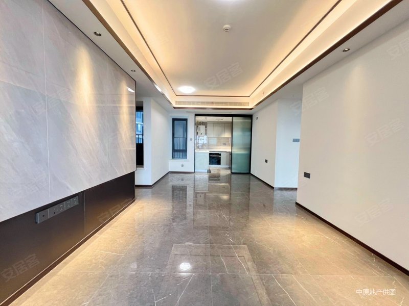 中海观澜府,次新3房,全新未住南向江景,交通便利,配套完善,中海观澜府