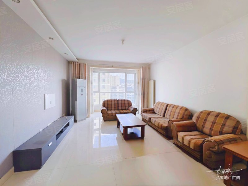 银丰花园 两梯两户 精装三叶草户型卫生间有窗户