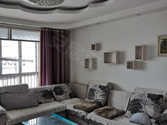阜阳太和晶宫购物中心三角元沪皖小区电梯两室家具家电齐全,门口大路出入停车都方便出租房源真实图片