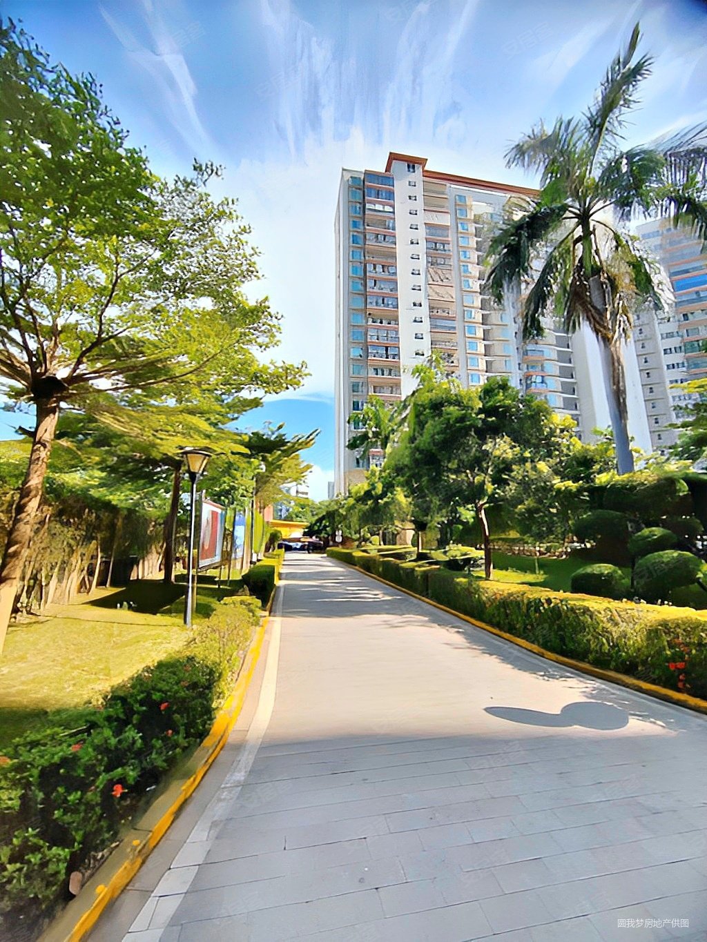 海口市中心文明东路潮立方颐龙名居49平2房1厅1卫精装90万