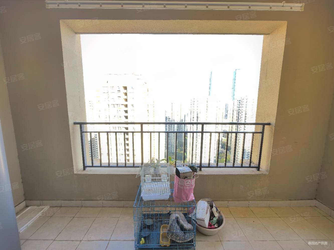 金地悦天下 小区绿化高 双卫格局 精装可拎包入住