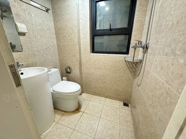 福州台江鳌峰万科金融港台江万达 万科金融港挑高复式 3房2卫 拎包