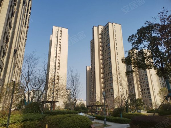 苏州太仓娄东中南君悦府太仓万达旁中南君樾阁90平3房2厅1卫精装3300