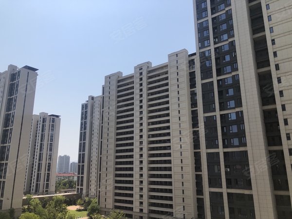 杭州临安临安城区临安宝龙广场(公寓住宅)宝龙龙沁城!