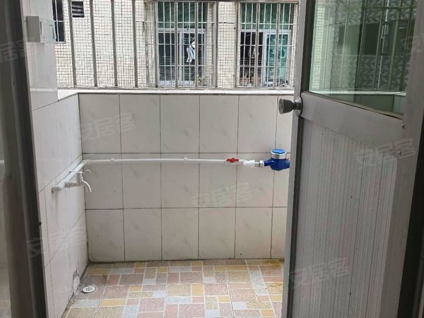 深圳龙华龙华周边大水坑三村观澜富士康大水坑三村,中心花园,百丽名苑