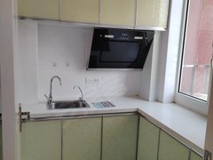 乌兰察布集宁集宁城区和顺小区步梯三楼，45平米，一居室，有简单家具，可洗澡出租房源真实图片