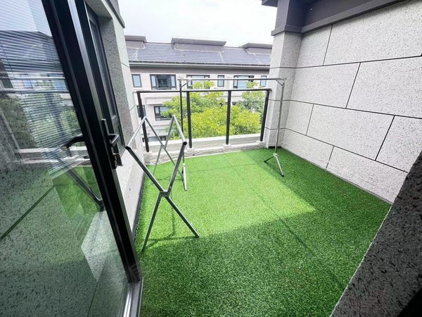上海青浦朱家角中骏御景台近地铁17号线 联排别墅 门口带车位 可长签