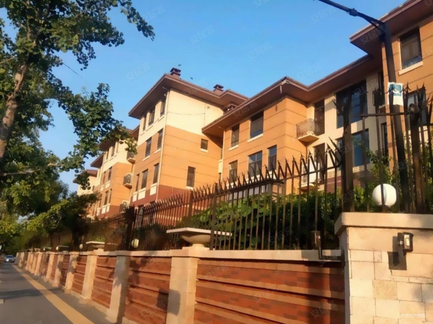 万城华府海园6室3厅5卫570㎡南北8900万