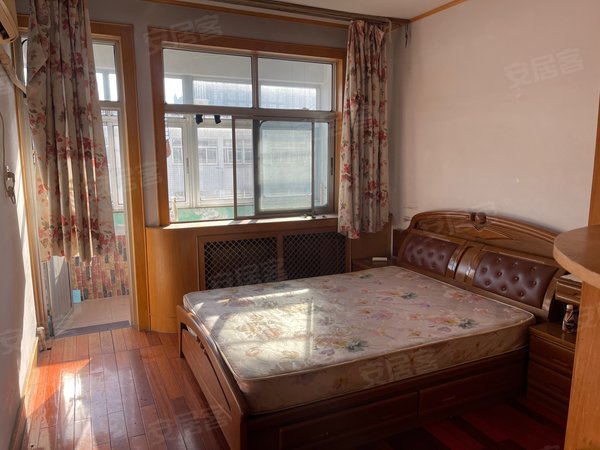 潍坊奎文虞河华光苑小区万达近三室温馨干净家具齐全,随时看房,领包