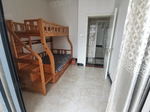 崇左江州东盟豪逸华庭豪逸华庭精装修3房出租,房子干净漂亮,配套齐全